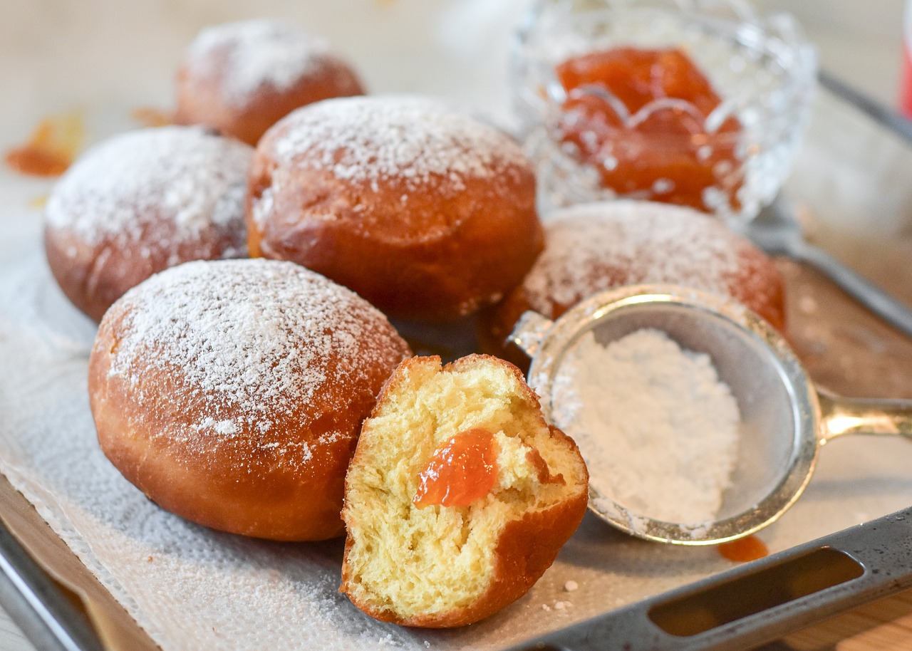 donuts, flour, pastry-5961003.jpg